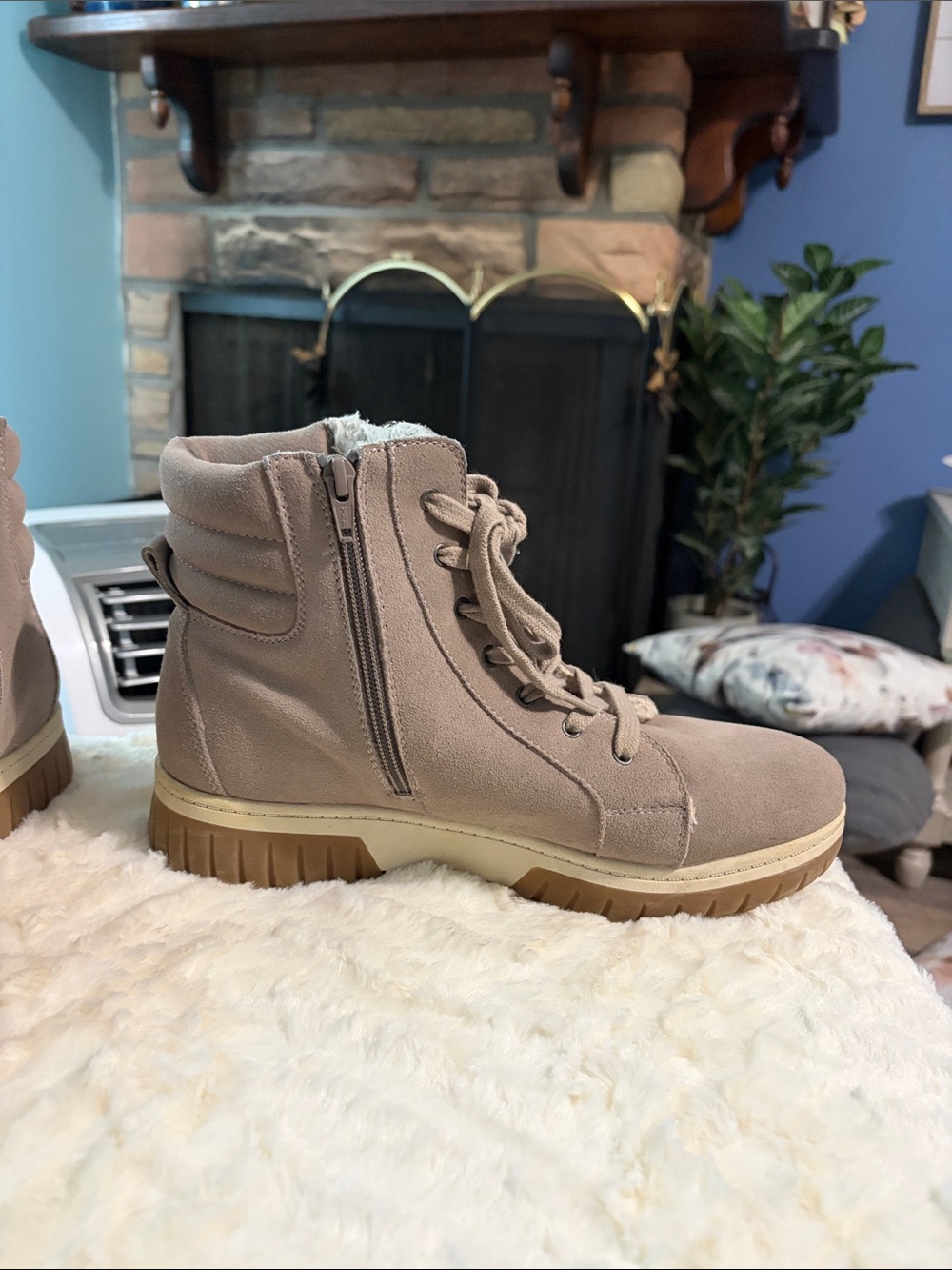 Women’s White Mountain Lace-Up Ankle Boots in Taupe - Picture 5 of 7